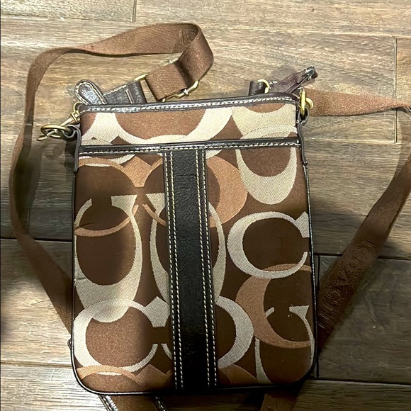 Coach purse - Picture 1 of 6